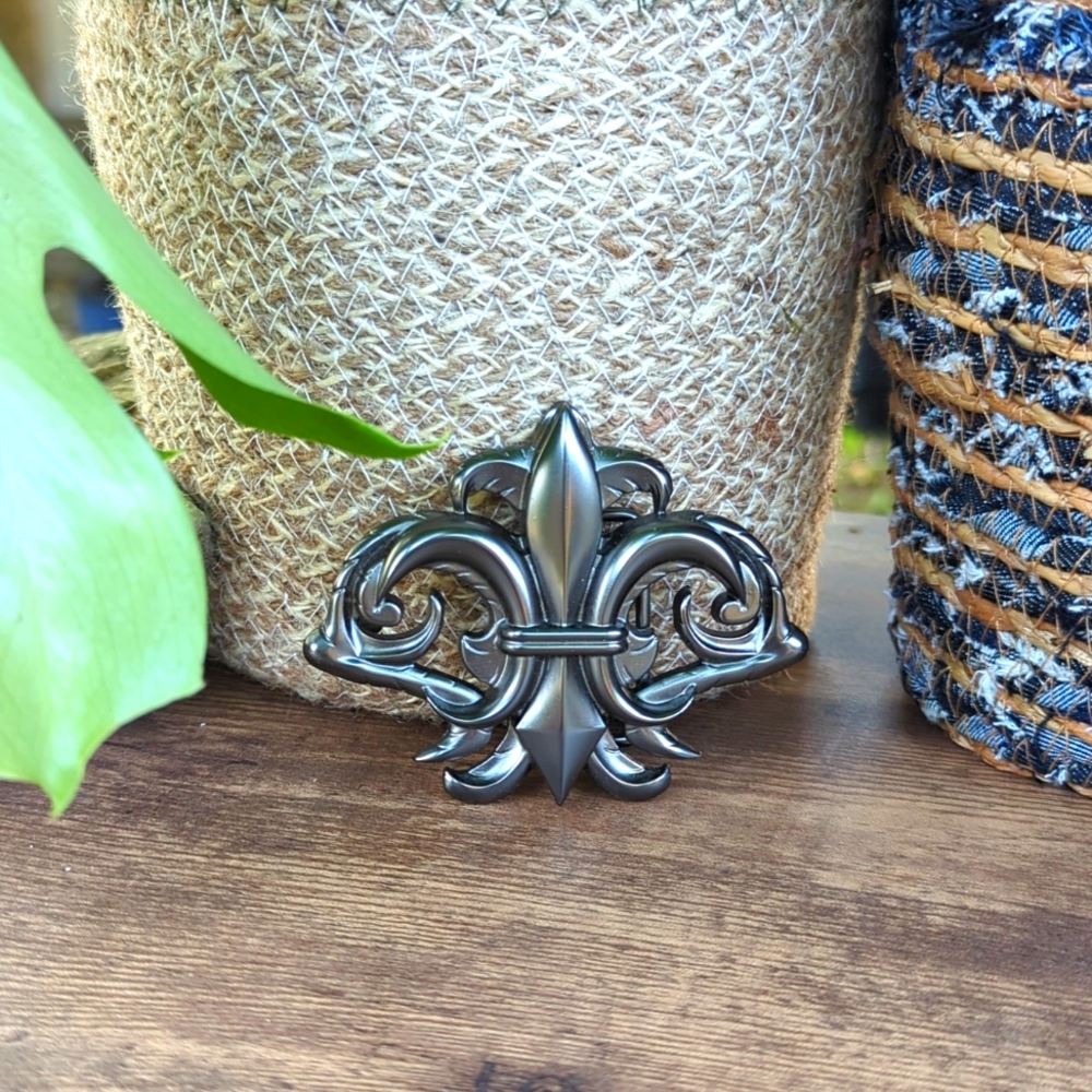 NWoT ⚜️ Fleur De Lis ⚜️ BELT BUCKLE (unbranded) -- gunmetal